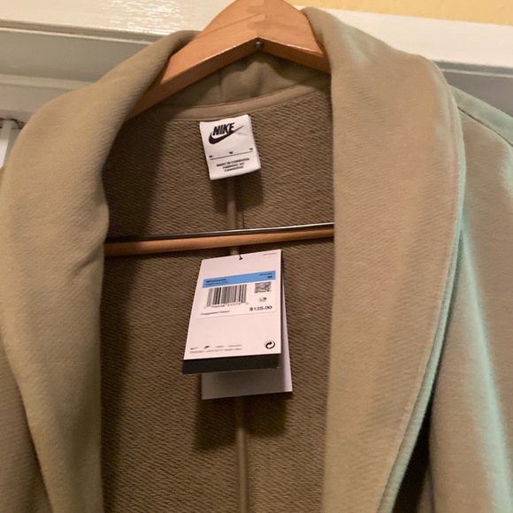 NIKE Active Jacket - Picture 2 of 6